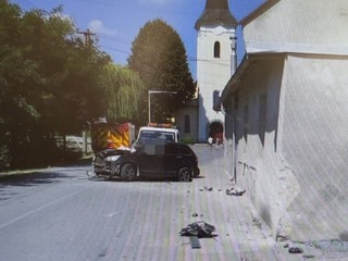 Smrteľná nehoda na východe Slovenska: Vodič (†68) narazil do steny budovy, neprežil!
