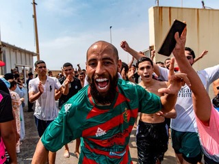 Obrovská PANIKA na južnej hranici: Do EÚ vtrhli tisíce migrantov! Armáda je v pohotovosti