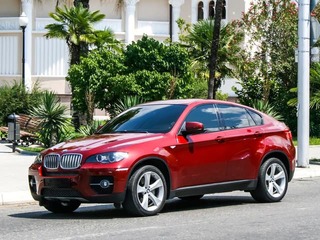 BMW odišlo, výroba zostala: V Rusku naďalej montujú pirátske luxusné SUV! Firma je v šoku