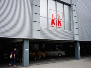 Škandál v predajni KiK: Výkaly v kabínkach, škrtenie predavačky! Prevádzka musela urobiť rázny krok