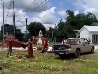 Tragická nehoda! Iba 11-ročný chlapec si vzal pick-up a vrazil do skupiny ľudí: Osem mŕtvych a ďalší zranení