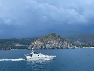 TRAGÉDIA v dovolenkovom raji: Jachta s turistami sa náhle prevrátila, na palube boli aj deti!