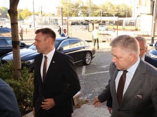 Fico dočasne prevzal envirorezort! TAKTO ho privítali na ministerstve, nechýbal ani odvolaný Taraba