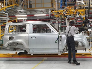 Jaguar Land Rover ide znižovať stavy: O prácu môže prísť až do 4 000 ľudí! Záchranný balík sa neplánuje