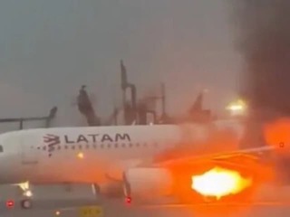 Panika na letisku: VIDEO Plný airbus zachvátili plamene! Zúfalá záchrana cestujúcich