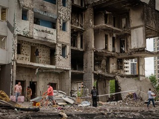 MIMORIADNY ONLINE Z Kyjeva hlásia výbuchy po ruských úderoch: Zelenskyj žiada NATO o pomoc!
