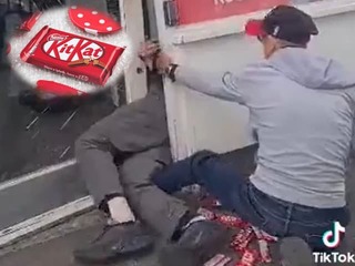 NAJBIZARNEJŠIA krádež? Zlodej sa zasekol s ukradnutými KitKatmi vo dverách, druhý sa pomočil! VIDEO Keď to uvidíte...