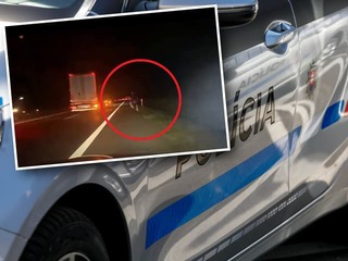Šialená jazda cyklistu na diaľnici D2: VIDEO Všade tma a kamióny, TOTO sa mohlo skončiť tragédiou!