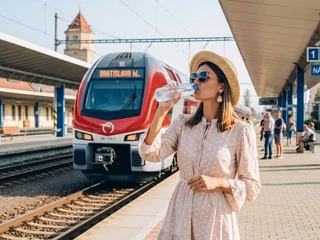 Horúčavy sú skúškou aj pre vlaky: Približne 90 percent vozidiel ZSSK už má klimatizáciu