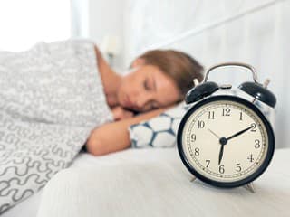 Nezačínajte pracovať pred ôsmou hodinou ráno, podľa psychológov to spôsobuje preťaženie mozgu