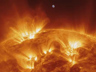 Štyri obrovské oblasti Slnka naraz explodovali: Experti odhalili, kedy pocítime TIETO následky