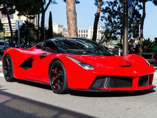 Dlhoprstý Slovák nám opäť urobil reklamu vo svete: V Rakúsku ukradol Ferrari slávnemu milionárovi