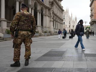 Razie v celej krajine: Talianska polícia prehľadala domovy stovky ľudí vrátane neplnoletých pre násilné protesty
