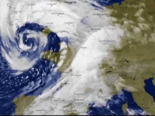 Búrka Austen paralyzovala Európu: Stotisíce domácností bez prúdu, v Bruseli hlásia štyri zranené osoby