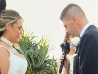 TRAPAS ako hrom: VIDEO Ženích pri oltári oslovil nevestu menom jej sestry!