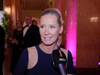 Eriku Barkolovú donútili KOPAČKY od frajera schudnúť: Vyfintená na plese so záhadný, MUŽOM!