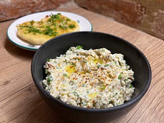 Lahodná cesnaková nátierka bez nepríjemného dychu? Takto si ju pripravíte do pár minút