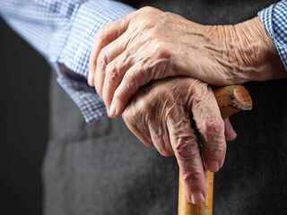 Kde v Európe nájdeme najstarších ľudí? Dáta poukazujú na prehlbujúcu sa priepasť medzi regiónmi