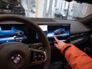 Známa automobilka zvažuje spoplatnenie funkcií v aute. Na Slovensku ide o populárnu značku áut