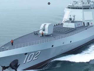 Čína prvýkrát nasadila „super torpédoborce“ v ostrej akcii: Type 055 ukázali silu pri Taiwane