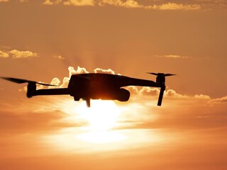 Rusko tvrdí, že Ukrajina nasadila grafitové bomby z dronov: čo dokážu a prečo sú nebezpečné