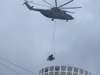 Rusi inštalujú systém Pancir na strechu mrakodrapu v Moskve. Boja sa ďalších útokov dronov