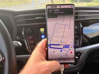 Android Auto dokáže telefón poriadne rozpáliť. Takto znížiš jeho teplotu počas jazdy