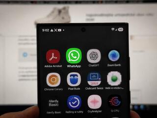 WhatsApp reaguje na útoky podvodníkov. Sprísňuje prihlasovanie a pri neznámom hovore ti ukáže viac