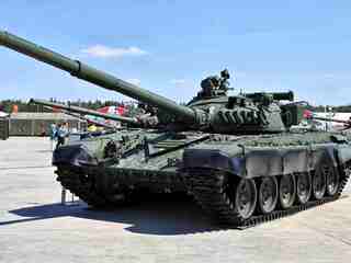 Ruské sklady tankov sa stenčujú. Moskva začína modernizovať aj staré T-72A z čias Sovietskeho zväzu