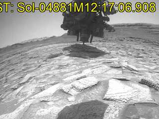 VIDEO: Curiosity bojoval na Marse s tvrdohlavou skalou Atacama. Takto sa technológia za miliardy dolárov trápila s jedným kameňom niekoľko dní