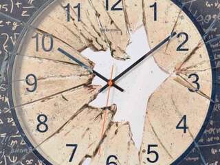 Teoretický fyzik tvrdí, že čas neexistuje: Podľa neho minulosť, prítomnosť a budúcnosť existujú naraz