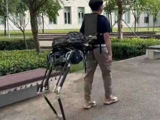 Výskumníci vytvorili biomechanického „kentaura“: Takéto spojenie človeka a stroja vyvolalo zmiešané reakcie