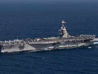 USS Gerald R. Ford mieri k pobrežiu Izraela. Rokovania s Iránom pokračujú, no Washington pripravuje podmienky pre zásah