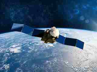 Čína postavila satelit, aký USA stále nemajú. Jeho tajomstvo sa ukrýva vo vzácnom kove