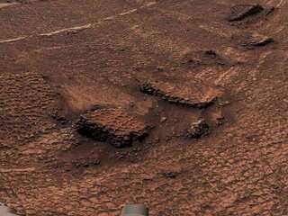 Rover Curiosity objavil na Marse záhadné útvary pripomínajúce včelí plást. Vedci netušia, ako vznikli