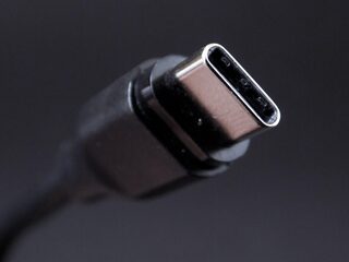 Vyzerajú rovnako, no fungujú úplne inak: Poznáš rozdiel medzi USB-C, USB4 a Thunderbolt?