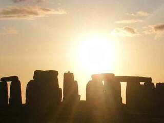 Storočnú záhadu Stonehenge sa možno práve podarilo vyriešiť. „Nepostavil ho ľadovec“