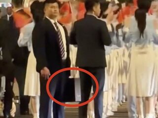 Tajomné kufríky čínskych agentov pri Trumpovi vyvolali šialenstvo na internete