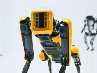 Samsung má čipy, smartfóny aj displeje. Teraz mu chýba už len telo pre umelú inteligenciu. Pozerá sa na Boston Dynamics