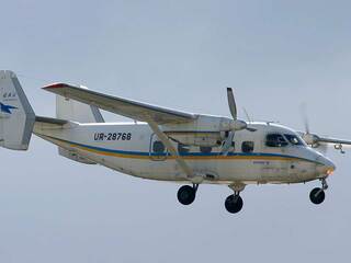 Ukrajinci našli nový spôsob, ako loviť ruské Shahedy. Starý An-28 dostal k guľometu aj vlastné interceptor drony