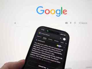 Ak sa spoliehaš na AI odpovede od Google, môžeš veriť nepresným informáciám. Denne ich vyprodukuje milióny