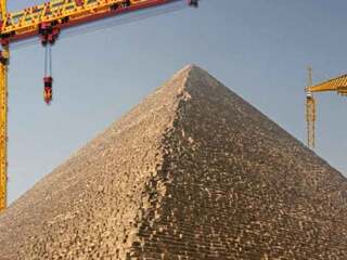 Prečo ľudia veria, že pyramídy postavili mimozemšťania? Von Däniken na tom postavil biznis, ktorý funguje dodnes