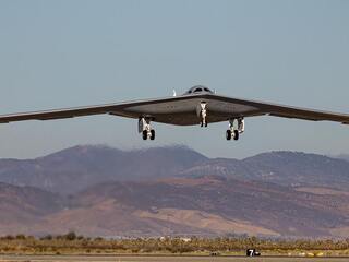 USA rozširujú výrobu bombardérov B-21 Raider o 25 percent. V hre je až 145 strojov