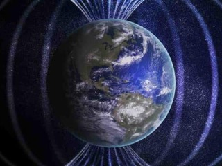 Dve obrovské štruktúry skryté hlboko v Zemi potichu menia magnetické pole planéty už milióny rokov