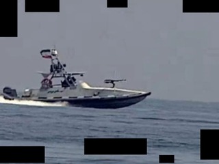 Irán strieľal na tanker v Hormuzskom prielive. Nasadil rýchle útočné člny