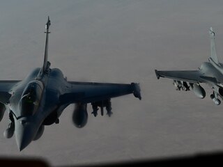 40 lietadiel nacvičilo jadrový úder. Francúzsko ukázalo silu