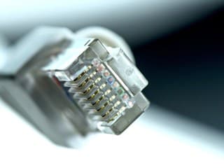Vieš, čo všetko dokáže obyčajný ethernetový kábel? Internet je len menšia z jeho schopností