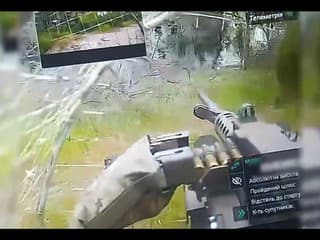 VIDEO: Ukrajina poslala proti Rusom ozbrojený robot Droid TW-12.7. Podľa DevDroid zabil 20 vojakov
