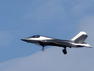 Američania to skúšali na F-22 a F-35. Teraz sa s podobným povrchom objavil čínsky J-35
