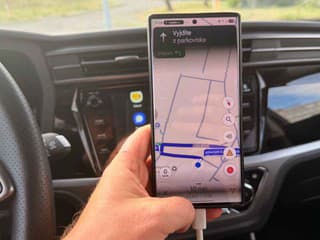 Android Auto dokáže telefón poriadne rozpáliť. Takto znížiš jeho teplotu počas jazdy
